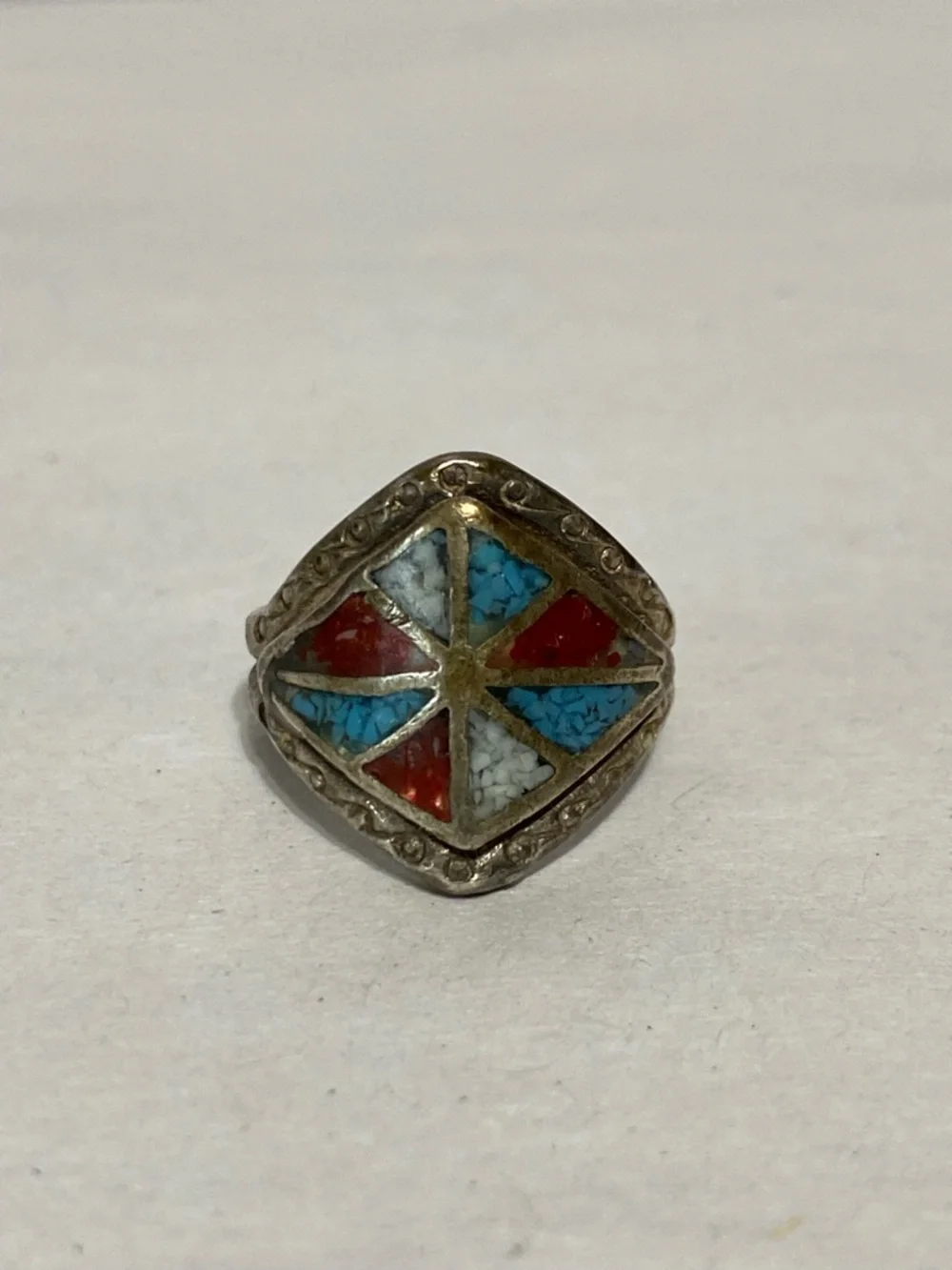 VINTAGE NAVAJO CORAL TURQUOISE INLAYED STERLING SILVER RING Sz 4.5 Flaw